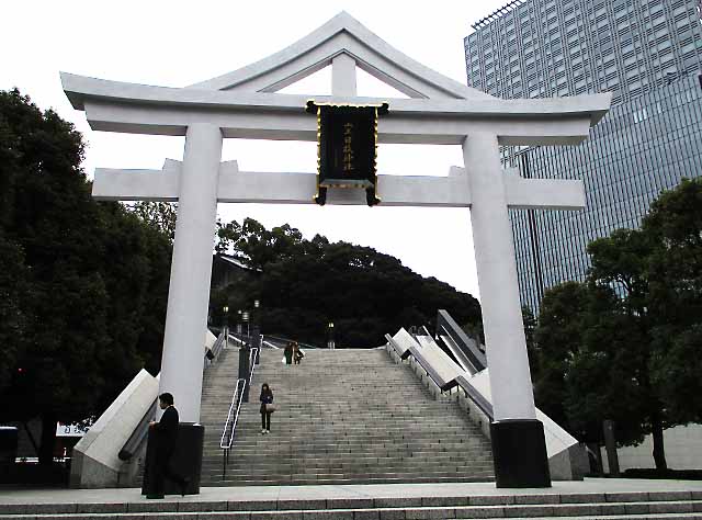 日枝神社の鳥居（山王鳥居）は独特の形をしている
