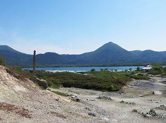 座禅石から極楽浜を望む