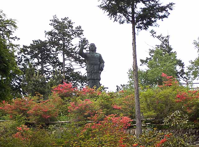 三峯神社の日本武尊像